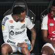 Neymar continua tratamento da coxa afastado do restante do elenco do Santos