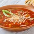 Minestrone de atum: teste a versão diferente da sopa italiana