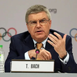 Presidente do COI conta com apoio de Trump apesar das discordâncias sobre atletas trans nos Jogos Olímpicos