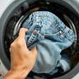 Quando lavar as suas roupas jeans? Descubra frequência ideal