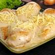 Peito de frango com requeijão para o almoço: pronto em 30 minutos!