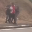 Jovem de 26 anos é agredido e executado por PMs durante abordagem na Grande SP