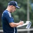 "ele que armou"; jogador do Cruzeiro revela detalhe surpreendente de Leonardo Jardim