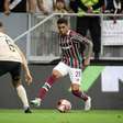 Riquelme sofre entorse no joelho esquerdo e passará por exames no Fluminense
