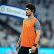 Zagueiro vai de incontestável a reserva e vive maior sequência sem entrar em campo pelo Corinthians