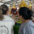 Vigilância Sanitária realiza ações em feiras de Salvador que vendem produtos típicos para a Semana Santa