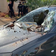 Operário destrói carro com retroescavadeira em briga de trânsito no interior de SP