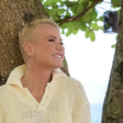 Xuxa revela ter feito implante capilar e espera inspirar outras mulheres: 'Quero muito que o meu dê certo'
