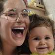 Ela cresceu! Filha de Viih Tube rouba a cena em fotos e surpreende a web: 'Esperta'
