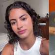 Atriz da Globo é atacada por cinco cães durante gravação em Maricá