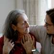 5 mudanças na fala que ajudam a detectar o Alzheimer precocemente