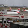 Aeroporto de Heathrow deve retomar voos parcialmente na noite desta sexta-feira após incêndio