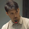 Jair Renan se emociona ao comentar decisão de irmão em deixar o Brasil e pedir asilo