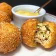 Bolinho de mandioca recheado: 3 ingredientes, sem farinha