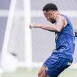 Neymar treina e deve ficar à disposição em estreia no Brasileirão