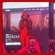 Camila Pitanga assiste ao final de 'Beleza Fatal' em boate de São Paulo com fãs