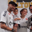 Neymar pai mostra vídeo do jogador com os três filhos em meio à polêmica