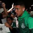 E o Naves? Zagueiro tem decisão 'vazada' no Palmeiras