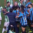 Quinteros, do Grêmio, pega quatro jogos de suspensão por agressão no Gauchão