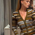 Marina Ruy Barbosa prova estilo do tricô com look de R$ 1.597