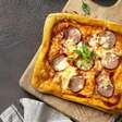 Torta de frigideira com linguiça: sabor incrível em apenas 30 minutinhos