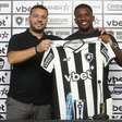 Botafogo apresenta atacante Elias Manoel como reforço até 2027