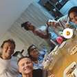 Preta Gil reencontra Ivete Sangalo, Bruna Marquezine, Fe Paes Leme e mais amigos