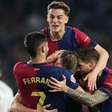 Barcelona vence Osasuna e se isola na liderança do Espanhol