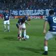 Fratura assustadora e confusão entre jogadores marcam partida do Racing na Argentina
