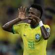 Ex-jogador pede técnico com coragem de colocar Vini Jr no banco da Seleção