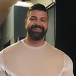 Luto! Morre aos 44 anos, Vittorio Pirbazari, fisiculturista e ator de série da Netflix