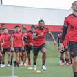 Cláudio Tencati define seus 11 iniciais para enfrentar Athletic na Série B