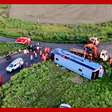 Ônibus com 50 passageiros capota e deixa ao menos quatro mortos e 18 feridos em Minas Gerais