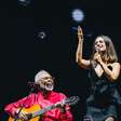 Gilberto Gil canta com Sandy e Arnaldo Antunes em 2ª noite da turnê de despedida em SP