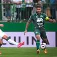Com um a menos, Coritiba derrota Chapecoense e quebra tabu na Arena Condá