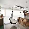 4 dicas para incluir a poltrona suspensa na decoração