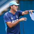 Gustavo Quinteros dispensa chegada de novo nome no Grêmio
