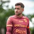 Fácil? João Vieira do Vila Nova liga 'sincerão' e fala sobre jogo contra o Goiás