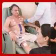 Em recuperação, Bolsonaro ganha massagem nos pés de Michelle