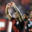 Uruguaio decide para o Atlético-GO e comemora gol em mais uma oportunidade no Dragão