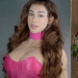 Influenciadora Bella Longuinho fala sobre esconder pênis em looks: 'Não me importo'