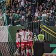 Vila Nova marca no fim e fica no empate com o Goiás pela Série B