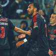 Benfica vence Guimarães, fora de casa, e cola no líder Sporting