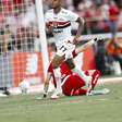 Santos faz 1º tempo pífio e perde pro São Paulo