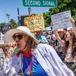 Milhares de manifestantes protestam contra políticas de Trump nos EUA