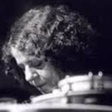 Morre a cantora Cristina Buarque, aos 74 anos