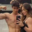 Melody confirma término com fisiculturista após um mês de namoro
