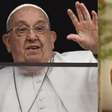 'Curtida' do Papa em foto de modelo brasileira gerou polêmica no Vaticano; relembre
