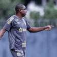 Presidente do Santos não descarta efetivação de César Sampaio
