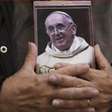 Imprensa francesa destaca luta frustrada do papa Francisco para modernizar Igreja Católica